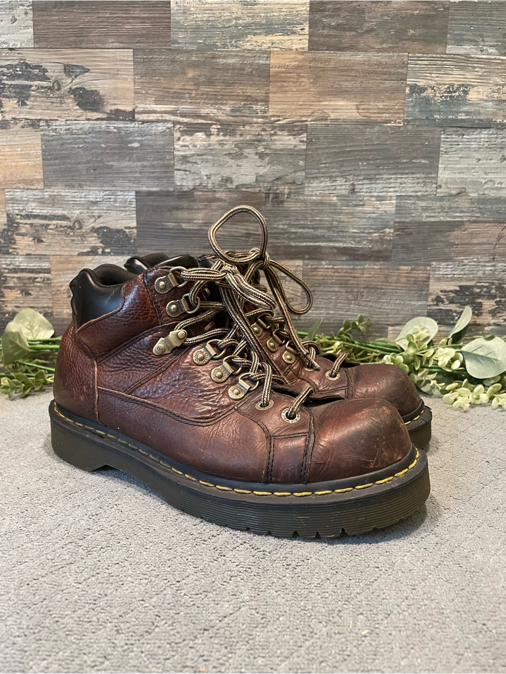 Y2K Dr Marten’s Fynn Mid Top Hiking Boots Size 9 Men’s